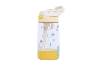 Bruchsicher & auslaufsicher für unterwegs. Die leichte BPA-freie Tritan-Flasche für Kinder punktet mit einem kinderleichten Strohhalm-Verschluss.