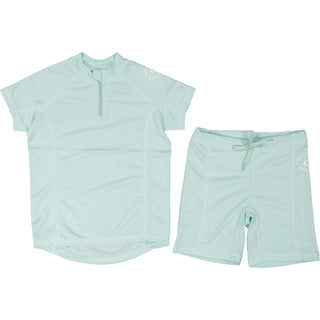 Sorgenfreier Badespaß im Partnerlook! Praktisches 2-teiliges Set aus Kurzarm-Shirt und Badeshorts mit UV-Schutz 50+ schützt vor starker Sonneneinstrahlung.