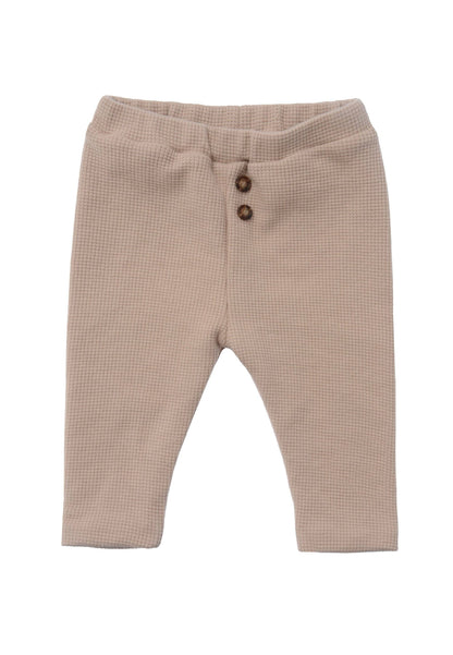 Die ideale Hose für kleine Wirbelwinde! Weicher Waffelpiqué aus 100% Baumwolle ist robust, atmungsaktiv und sitzt dank Komfortbund einfach perfekt.