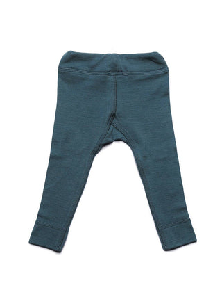 Natürliche Wärme, die mitwächst. Die bequeme Strickhose aus 100% Merinowolle lässt sich dank verstellbarem Innenbund individuell anpassen.
