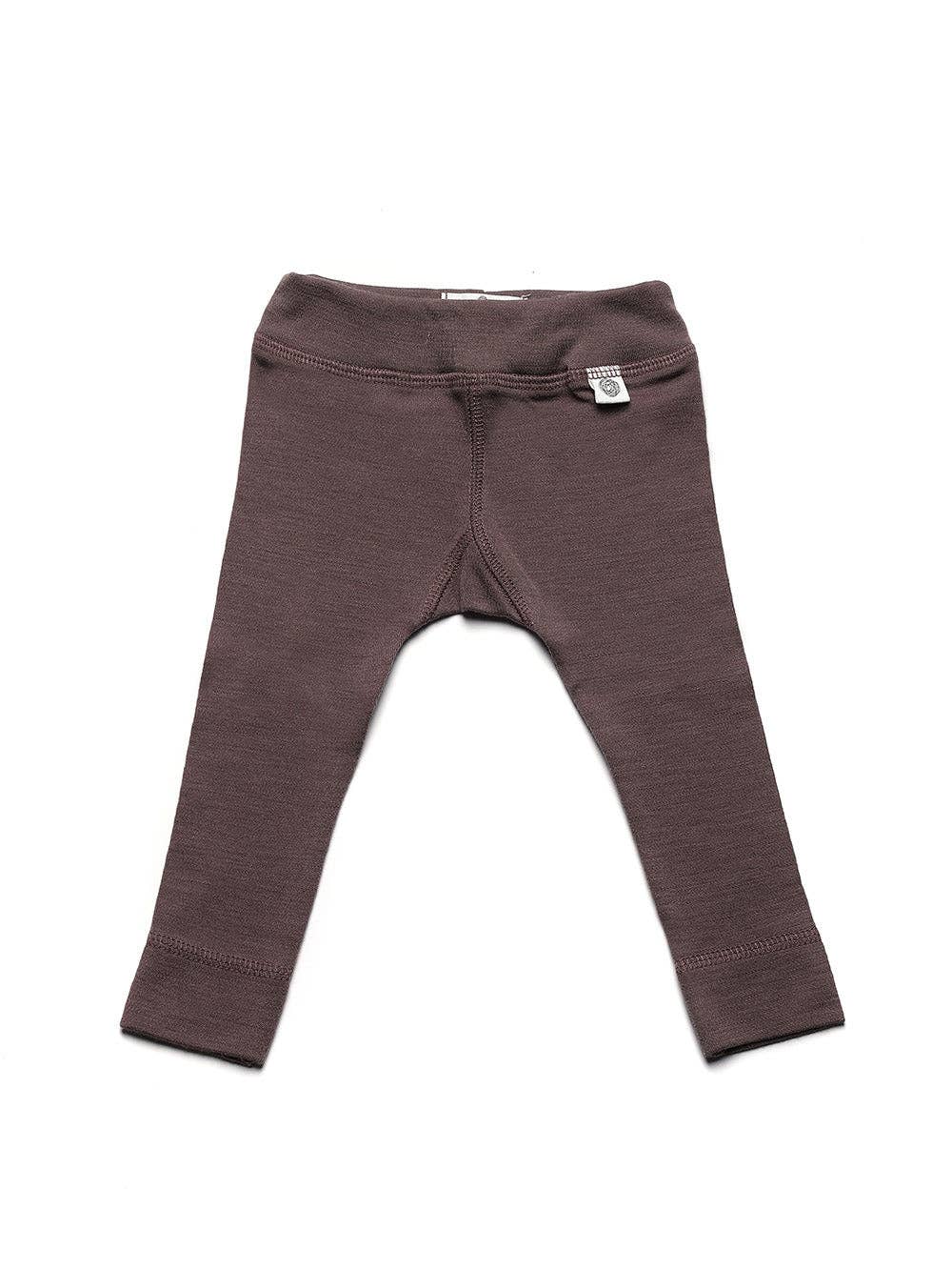 Natürliche Wärme, die mitwächst. Die bequeme Strickhose aus 100% Merinowolle lässt sich dank verstellbarem Innenbund individuell anpassen.