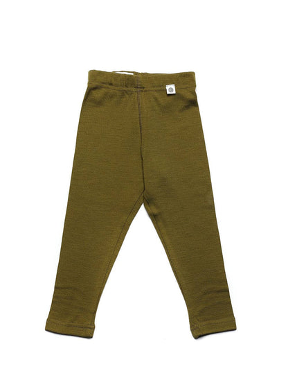 Natürliche Wärme, die mitwächst. Die bequeme Strickhose aus 100% Merinowolle lässt sich dank verstellbarem Innenbund individuell anpassen.