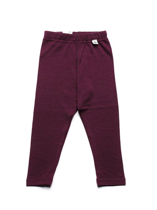 Natürliche Wärme, die mitwächst. Die bequeme Strickhose aus 100% Merinowolle lässt sich dank verstellbarem Innenbund individuell anpassen.